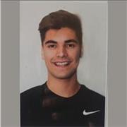 Profesores de pádel imparte clase a niños y adultos de nivel bajo y medio